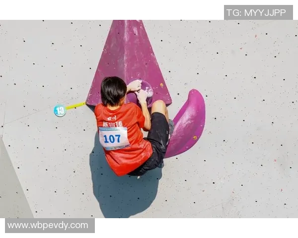 深圳攀岩队灵活性探讨:如何在攀岩运动中提升团队协作与个人能力